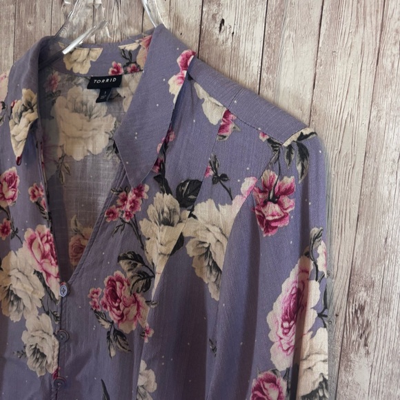 Torrid Floral Fit & Flare Bell Sleeve Blouse - Picture 2 of 6